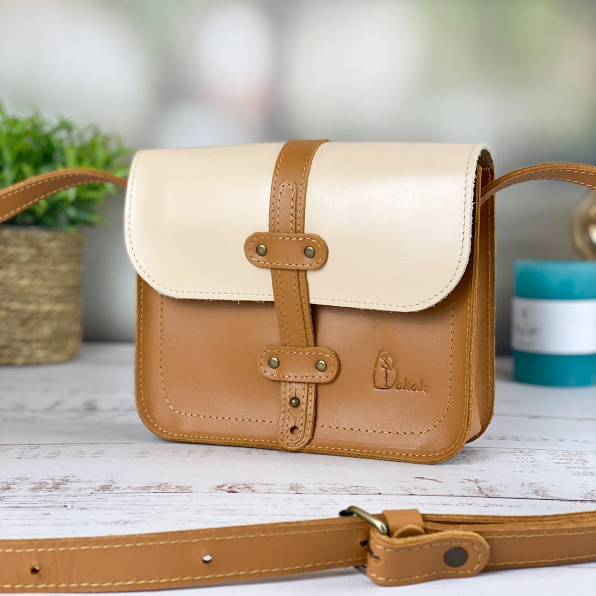 Folk Caramel leather bag