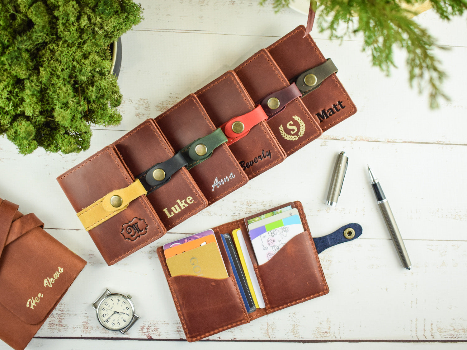 Cardholder with stripe