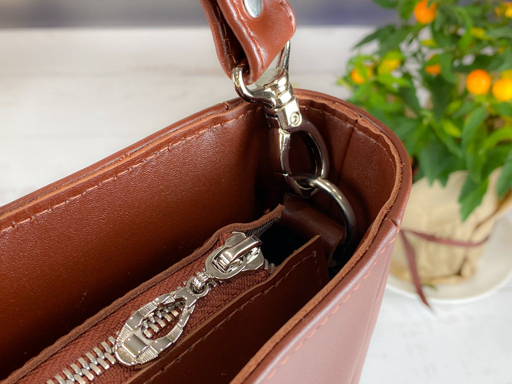 Leather bag CARLA