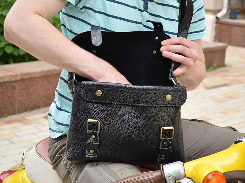 Leather Crossbody Bag Black-shine