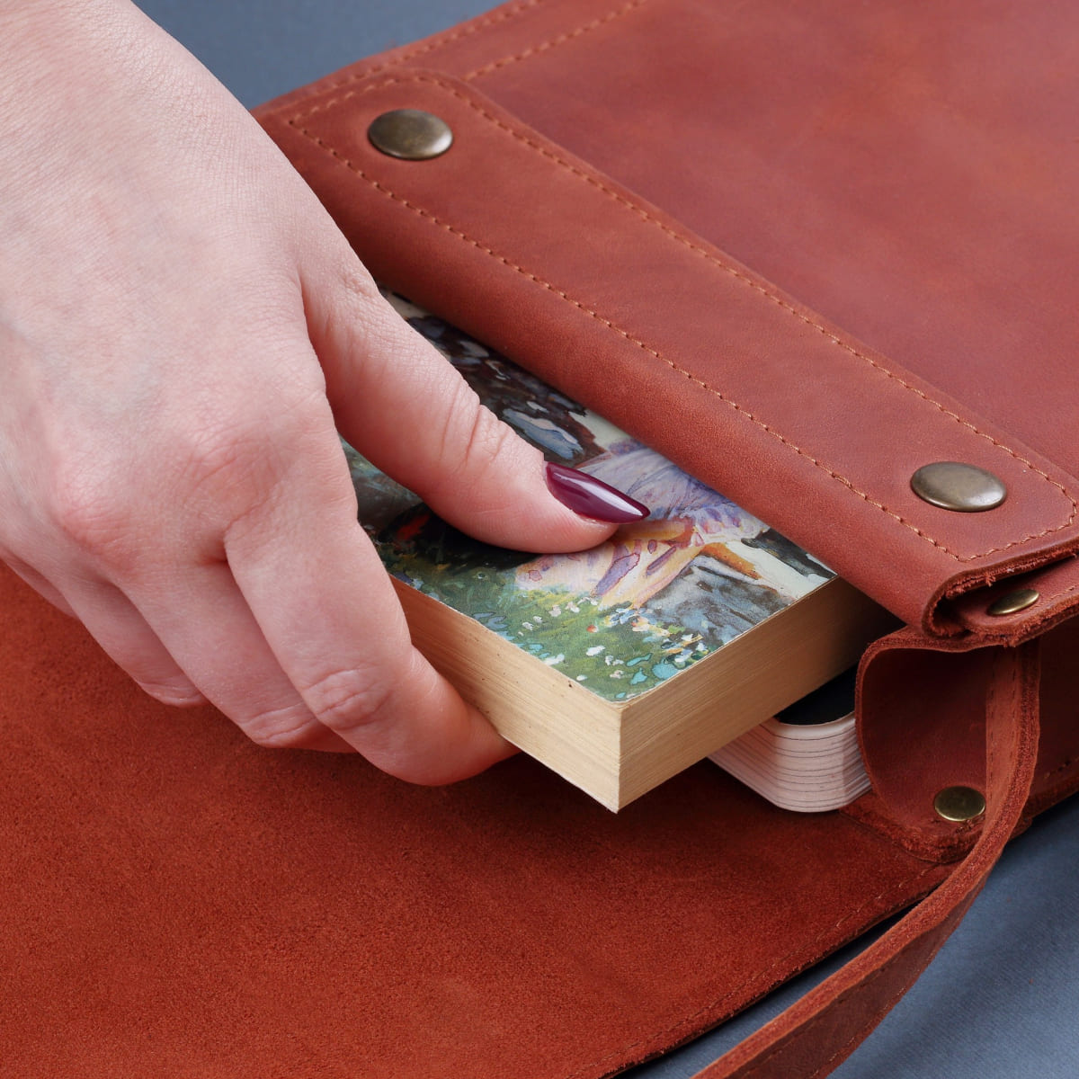 Weaver Cognac leather bag