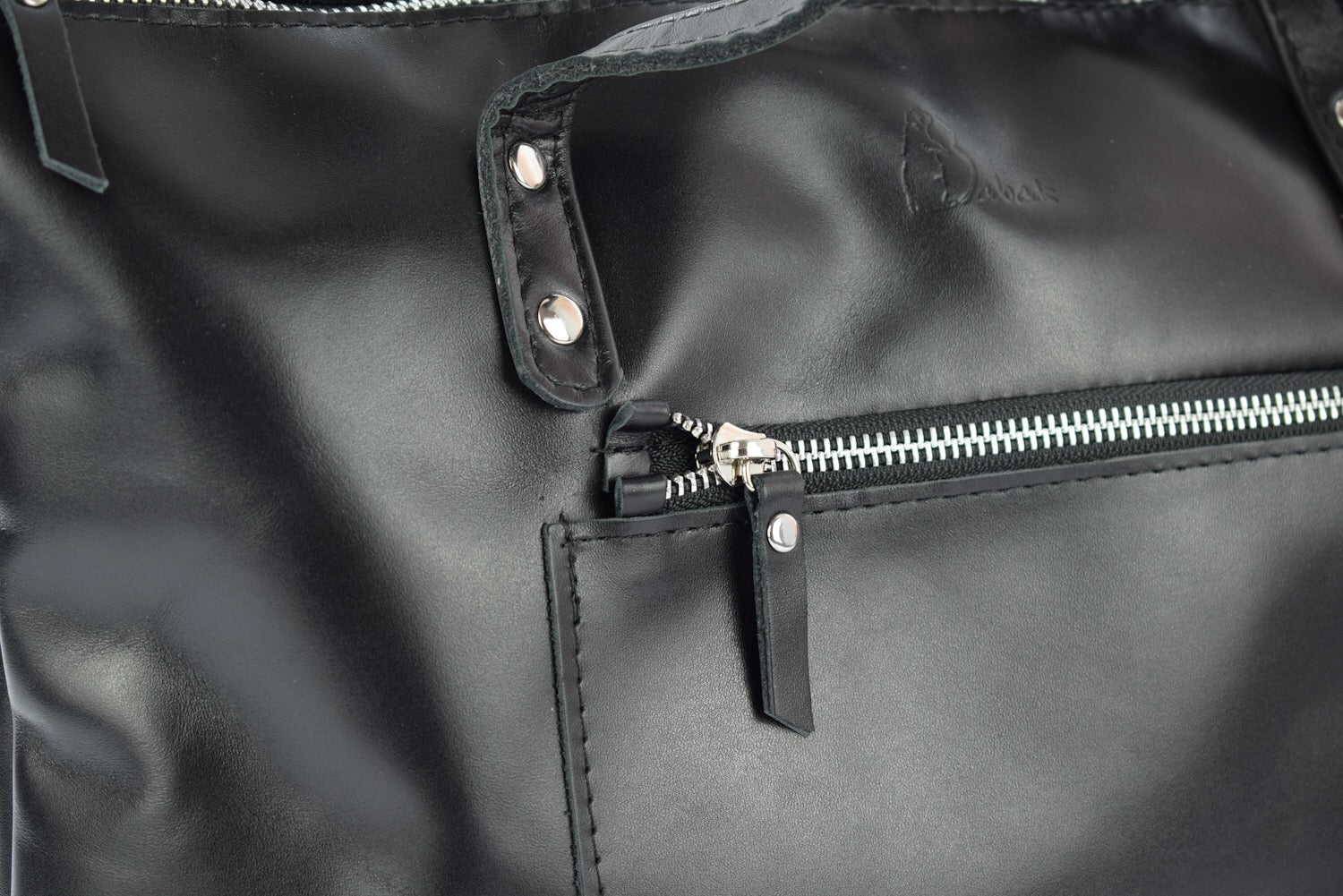 Lady Boss Onix leather bag