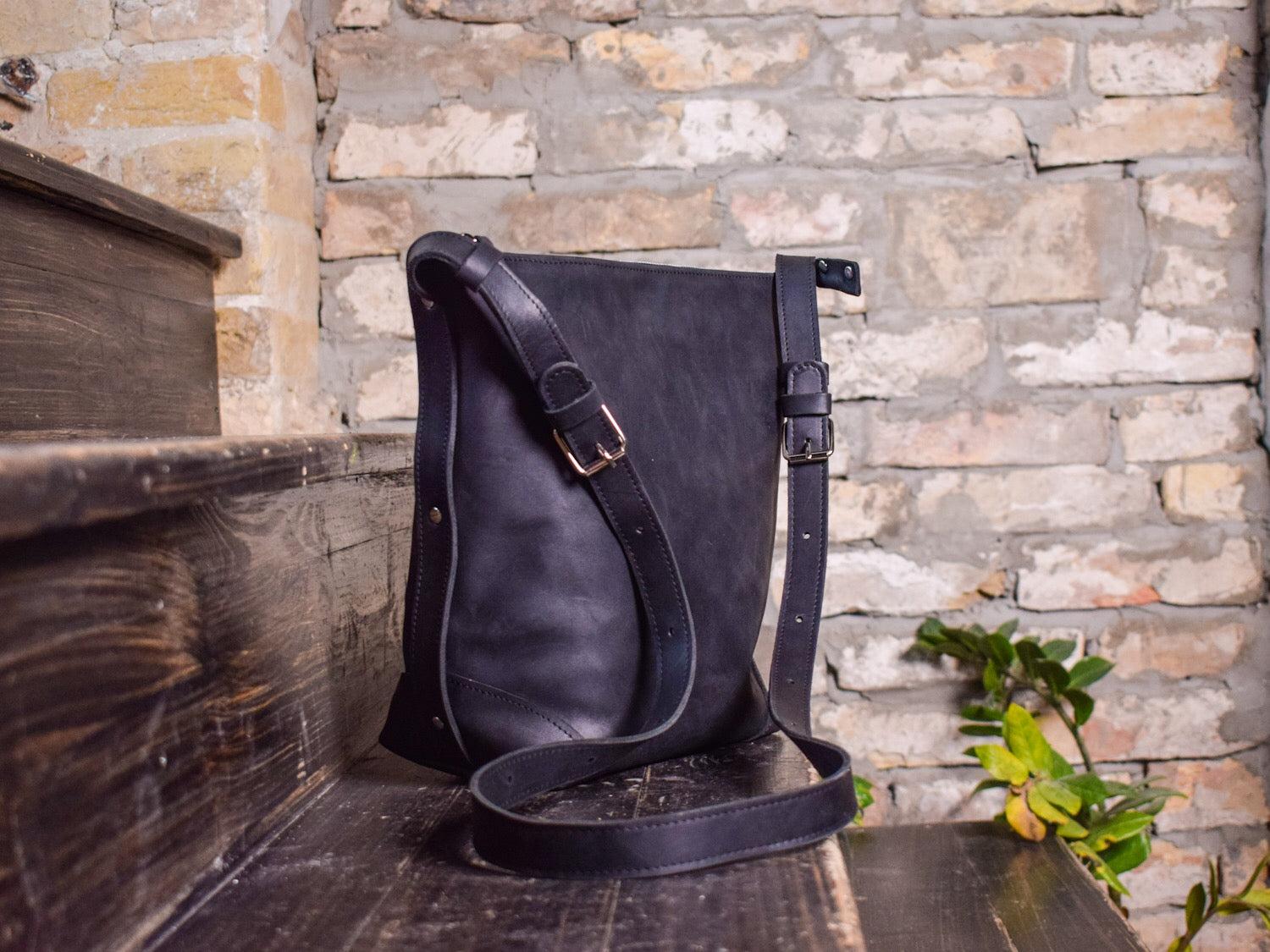 Leather bag Merida M Black