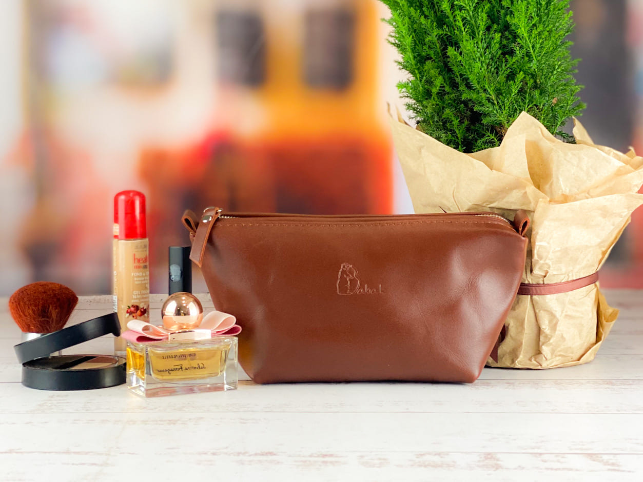Leather cosmetic bag Brandy