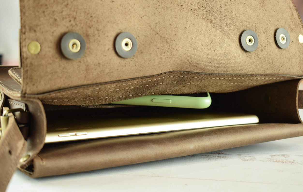 Leather Messenger Briefcase Brown