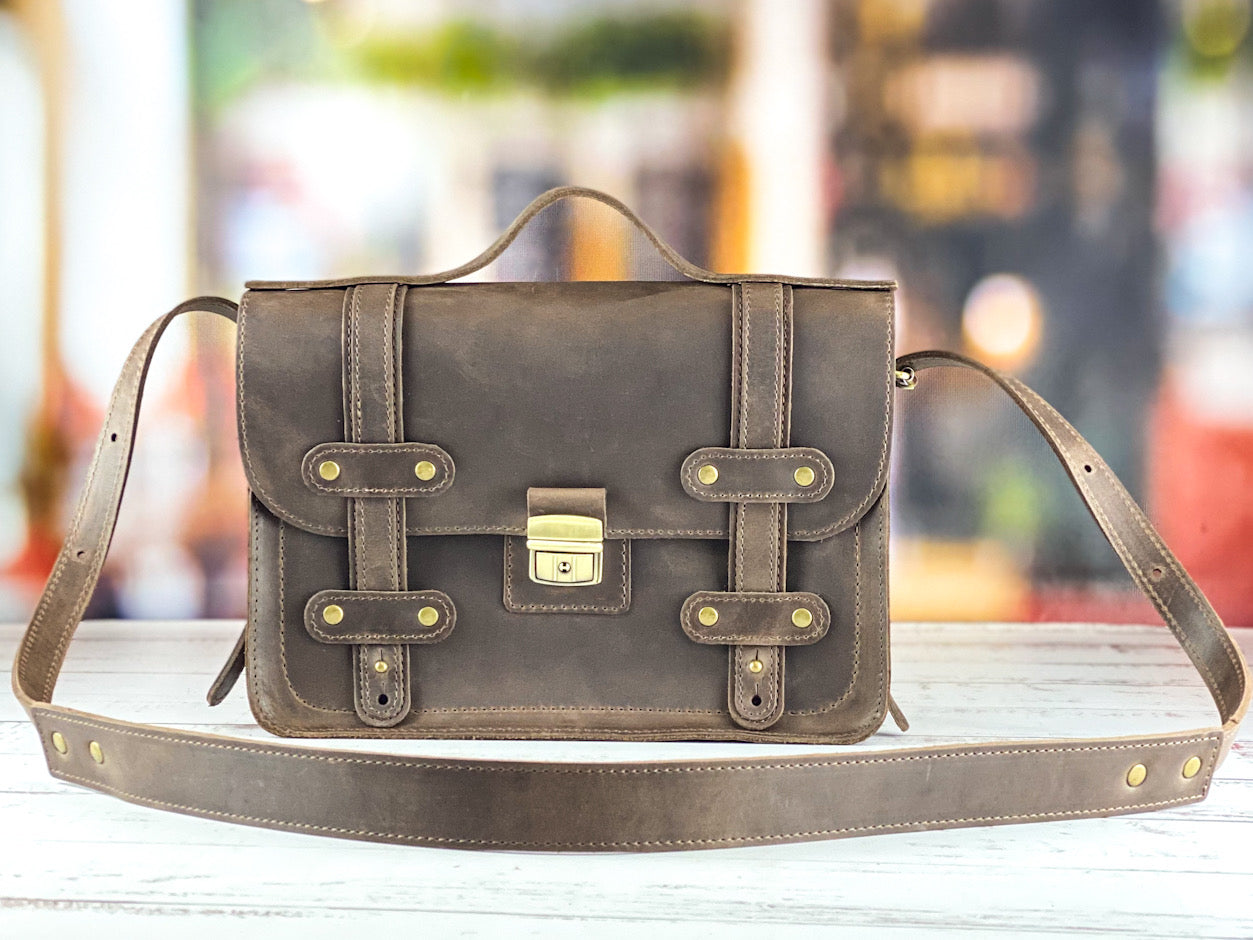 Leather Messenger Briefcase Brown