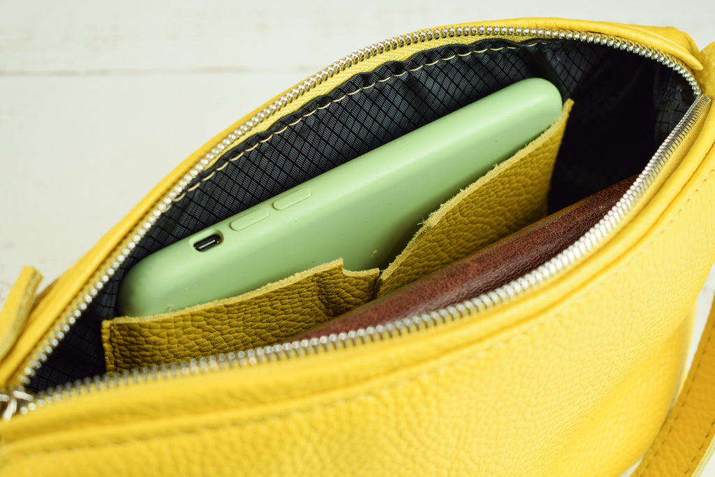 Gracia Yellow-shine leather bag