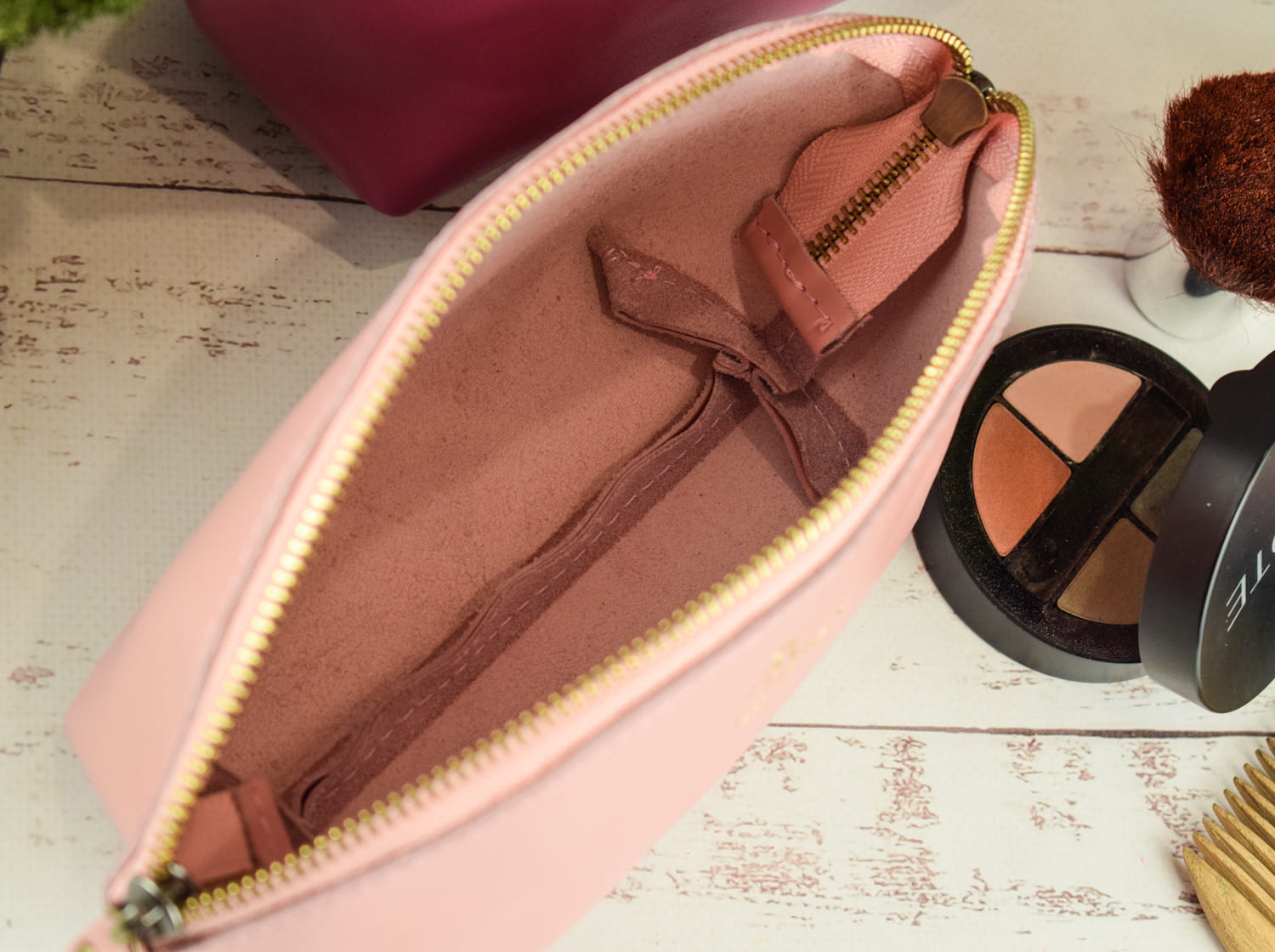 Leather cosmetic bag in two sizes 031 S/ 032 M