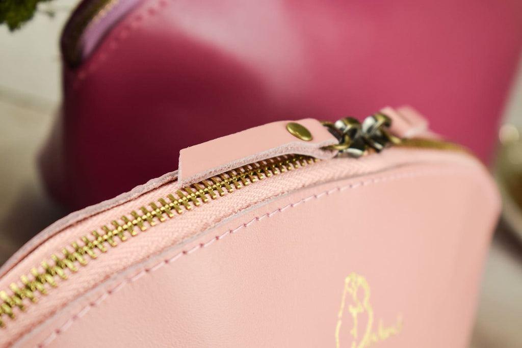 Leather cosmetic bag in two sizes 031 S/ 032 M