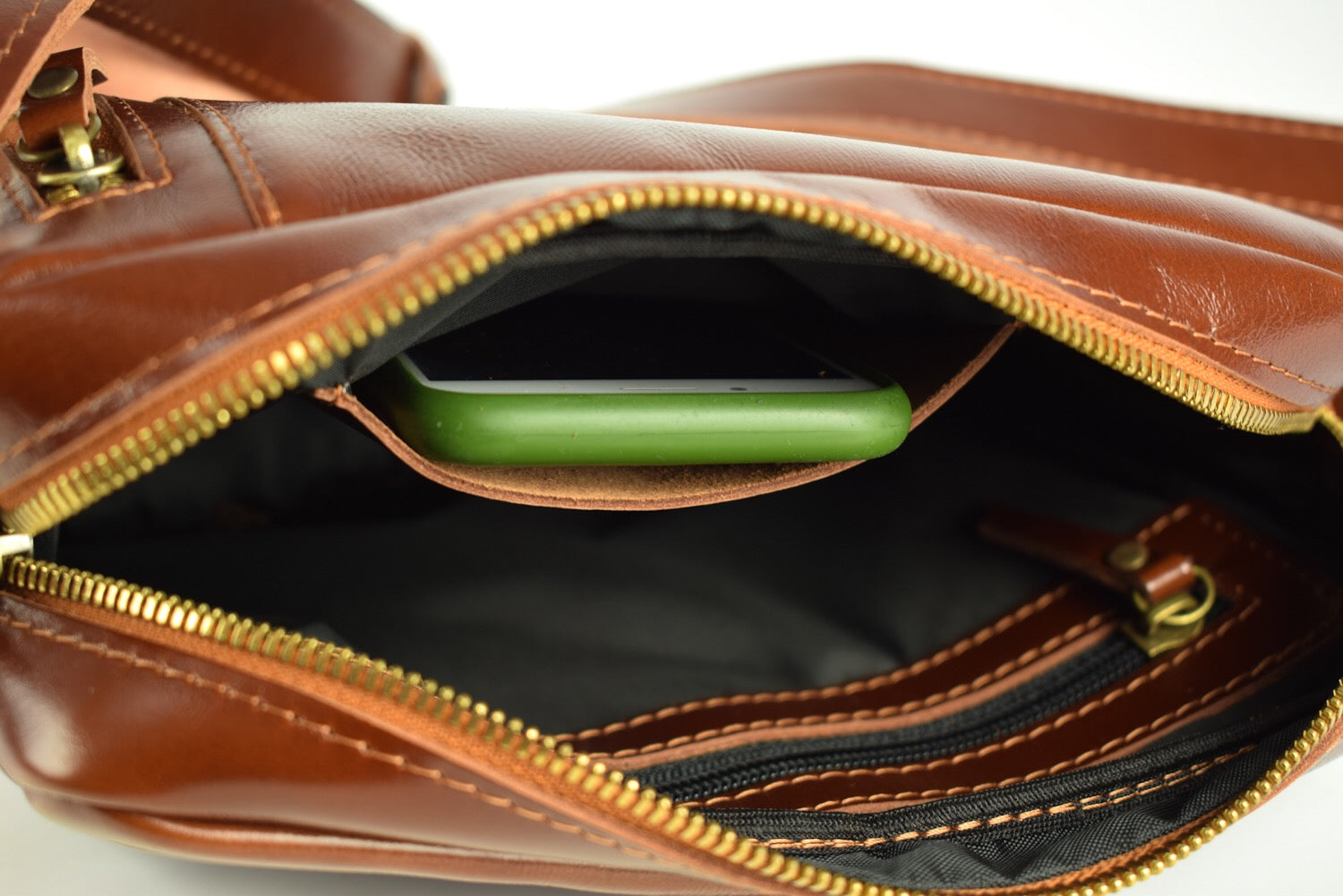 Rizon Brandy leather bag