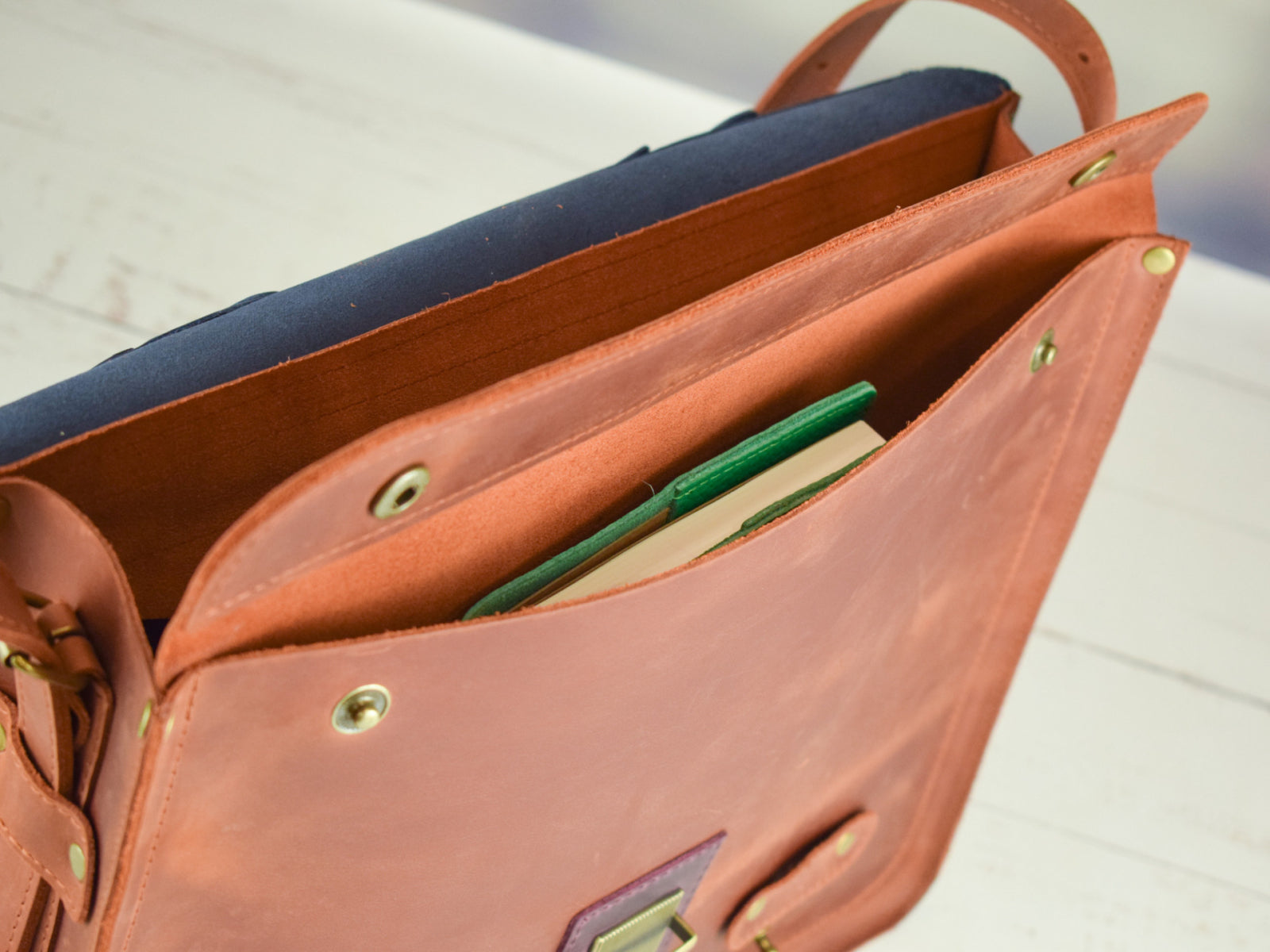 Leather briefcase 869 BB