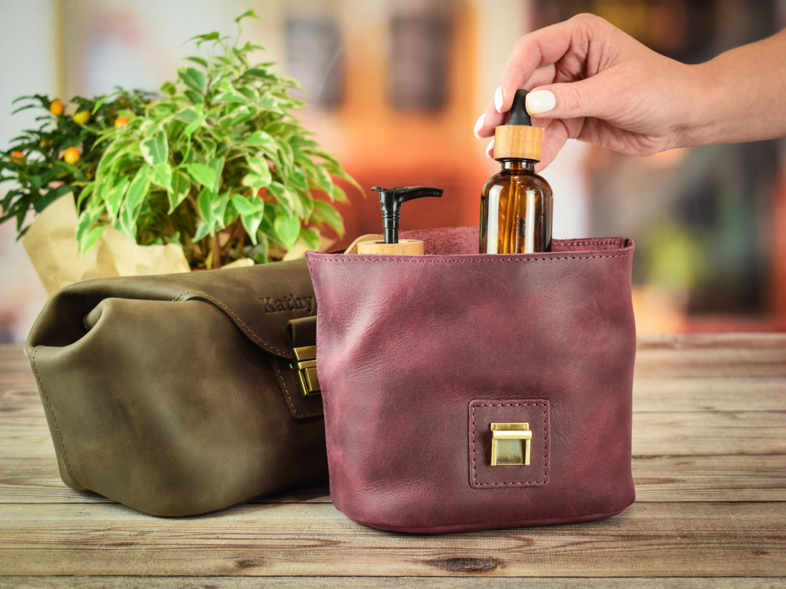 Cosmetic organizer in two sizes 213 S/ 214 M