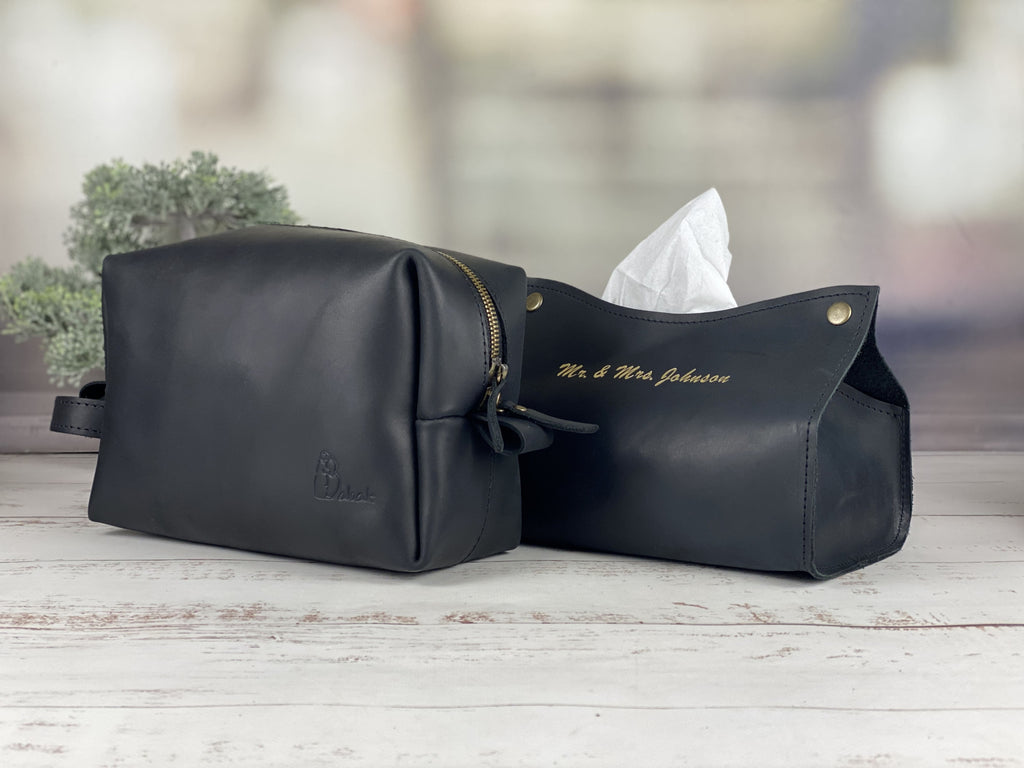 Toiletry bag L 084 + leather napkin holder